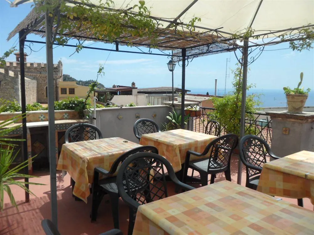 Villa Floresta Taormina Panzió
