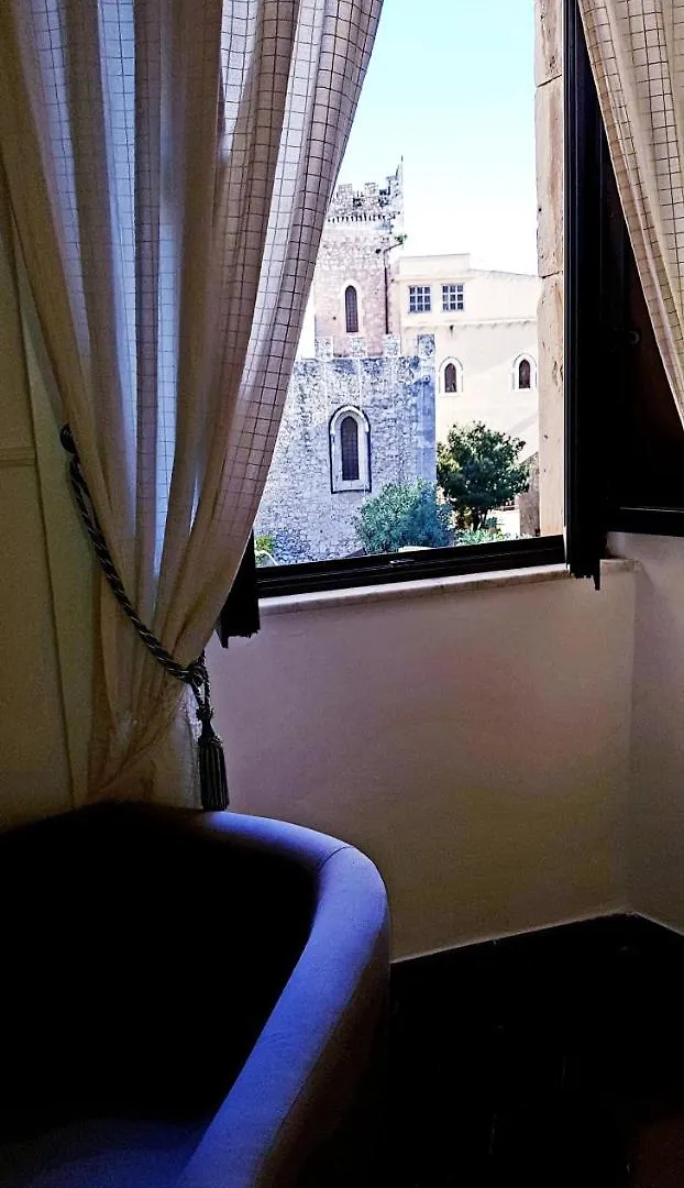 Villa Floresta Taormine 3*,